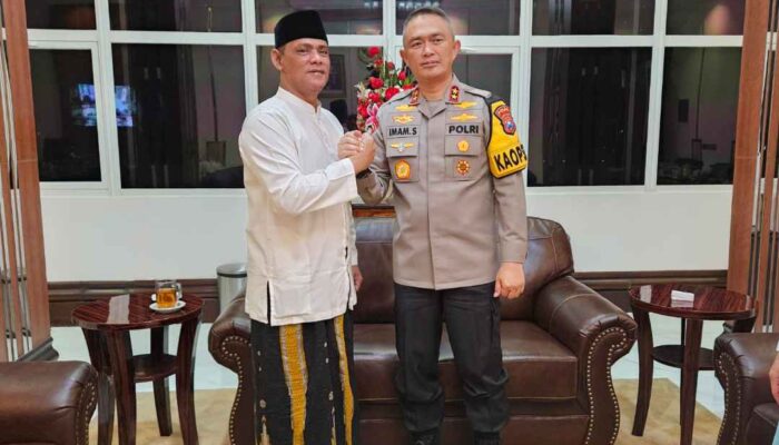 Perkuat Sinergitas Ulama dan Umara, Habib Zaki Al-Hadad Kunjungi Mapolda Jatim