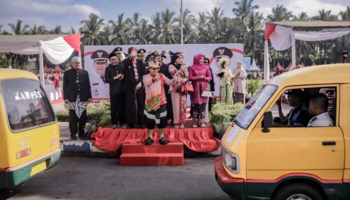 Bupati Jember Luncurkan Angkutan Sekolah dan Wisata Gratis