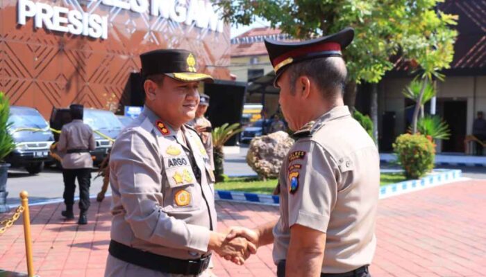 Anggota Polsek Ngrambe Raih Reward Kenaikan Pangkat