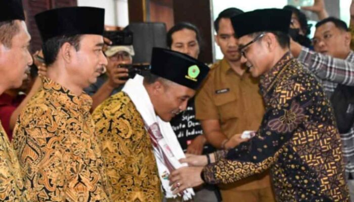 Pj Bupati Lepas 1200 Calon Jemaah Haji Tulungagung
