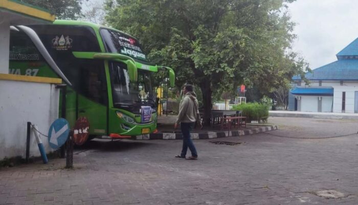 Studi Tour Siswa SMAN di Lumajang Dihujani Protes Netizen