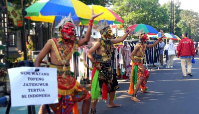 Mas Hakim Sosialisasi di Arena CFD Jombang, Demam Wayang Topeng Jati Duwur