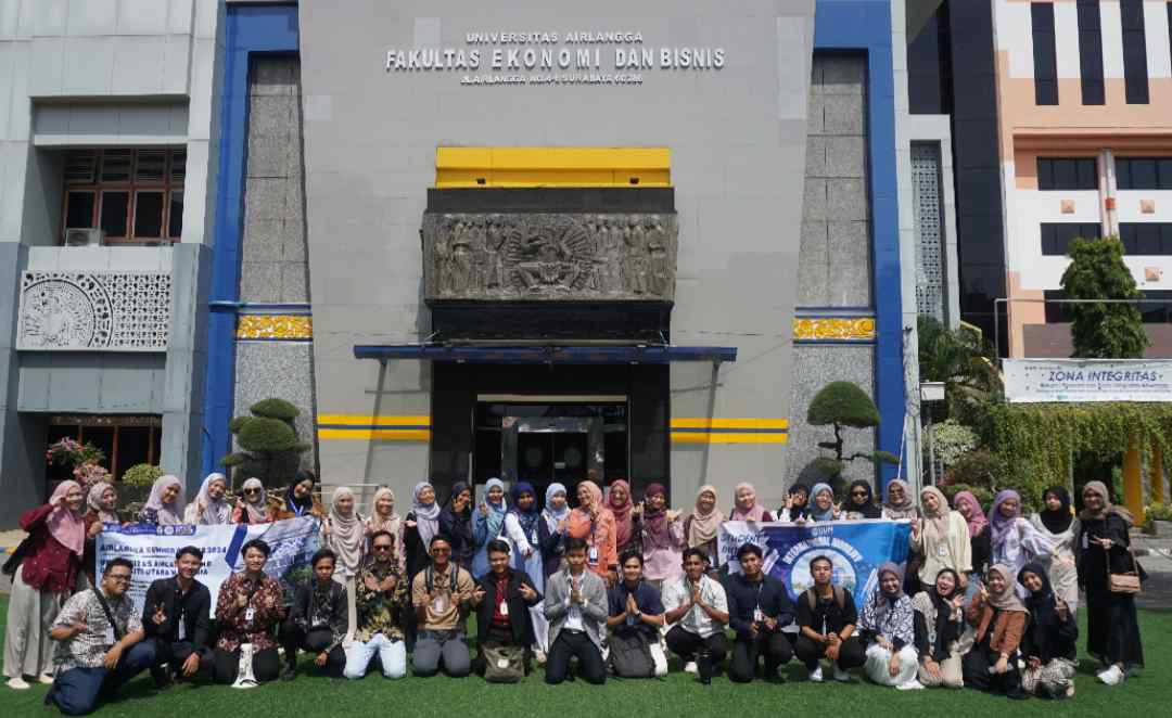 32 mahasiswa