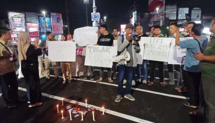 Wartawan di Jember Gelar Demonstrasi Tolak RUU Penyiaran