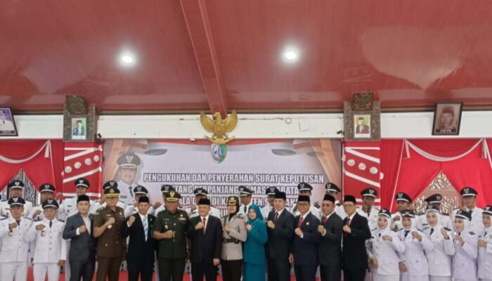37 Kades di Sampang Terima SK Perpanjangan Masa Jabatan 8 Tahun