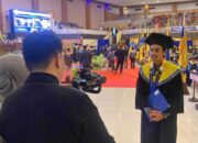 Unair Mewisuda 160 Penerima Beasiswa, Salah Satunya Anak Tukang Tambal Ban