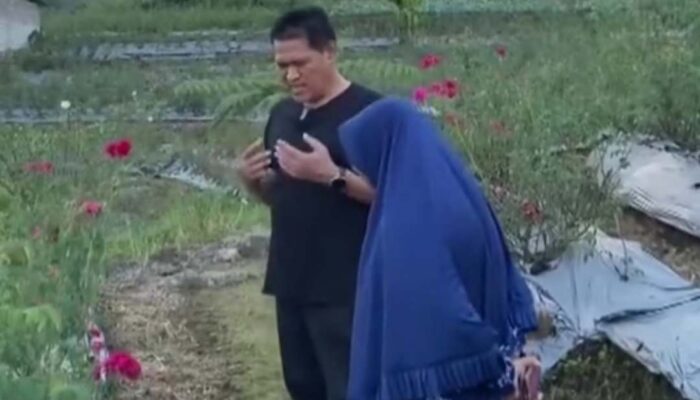 Ketua DPRD Magetan Sujatno Temui Petani Mawar di Desa Sidomulyo