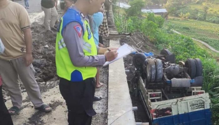 Truk Terguling di Magetan, Satu Orang Luka Ringan