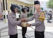 Bhabinkamtibmas Salurkan Daging Kurban untuk Dhuafa dan Anak Stunting