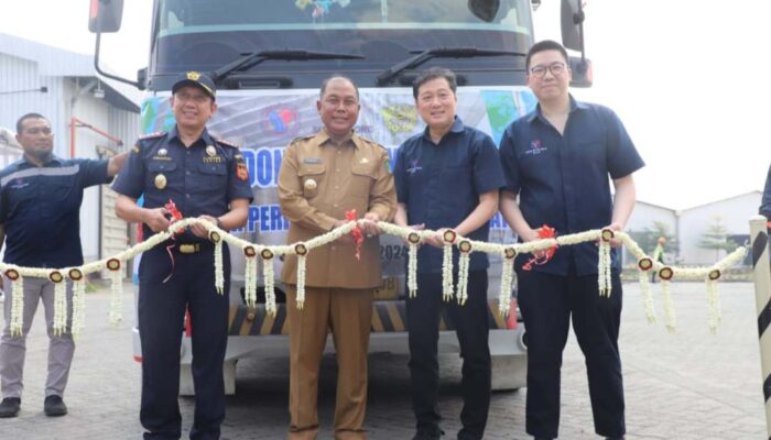 Pj Bupati Jombang Lepas Ekspor Kertas ke China