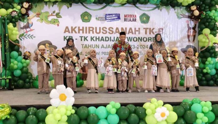 Akhirussanah KB-TK Khadijah Wonorejo Bangun Fondasi Anak