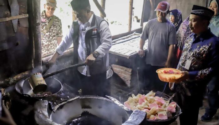 Bupati Jember Sambangi Para Pengusaha Kecil di Balung