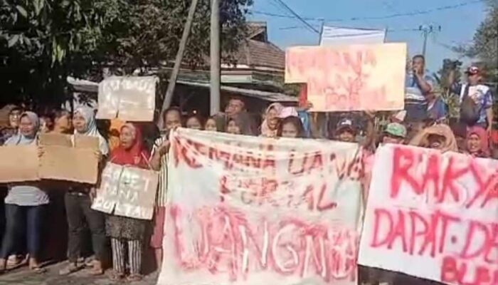 Jalan Rusak, Rugikan Warga dan Potensi Kehilangan Pajak Minerba Rp22 Miliar