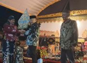 Gelar Bersih Desa Urek-urek Gondanglegi dengan Pemberian Santunan ke Anak Yatim