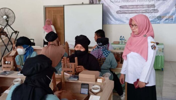 Disperindag dan PR Alfi Putra Gelar Pelatihan Pelintingan Rokok