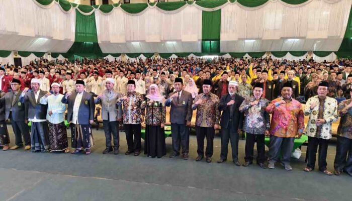 LPPD Gelar Silaturahmi Akbar, Khofifah Dorong Lulusan Pesantren Jadi Pembelajar Sejati
