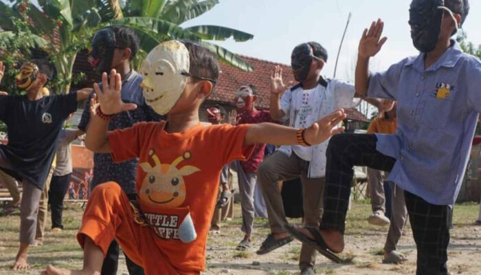 Flashmob Topeng Picu Kreativitas Anak-anak Manfaatkan Hari Libur
