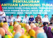 Pj Gubernur Jatim Salurkan BLT DBHCHT Bagi 393 Buruh Pabrik Rokok