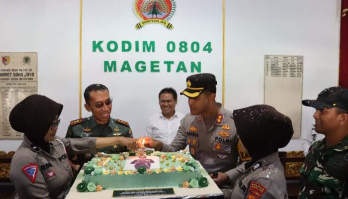 Kapolres Magetan Beri Kejutan Ultah Dandim 0804 di Makodim