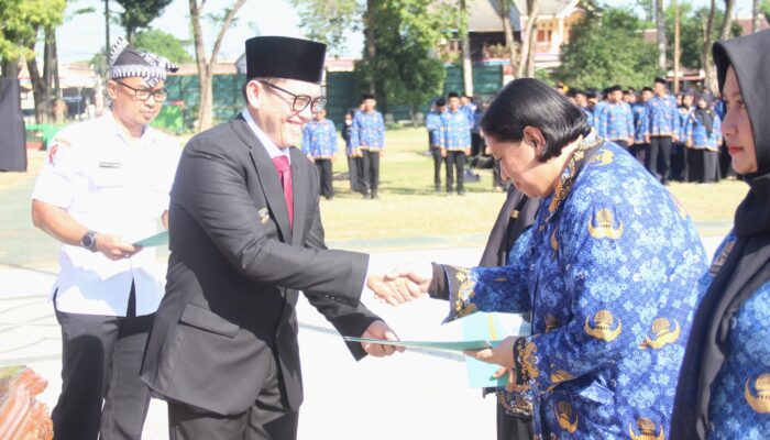 Lantik 1935 PPPK Bojonegoro, Pj Bupati: Tunjukkan Disiplin, Integritas dan Kerja Keras