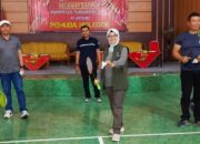 Bupati Rini Syarifah dan Stack Ponco Gati Buka Turnamen Badminton Nglegok Cup 2024 Blitar