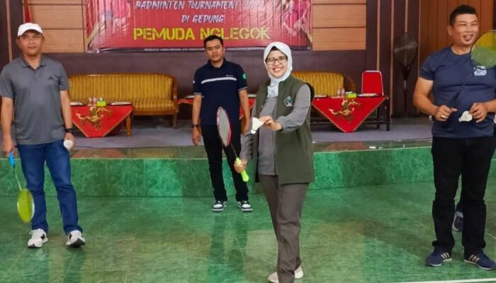 Bupati Rini Syarifah dan Stack Ponco Gati Buka Turnamen Badminton Nglegok Cup 2024 Blitar