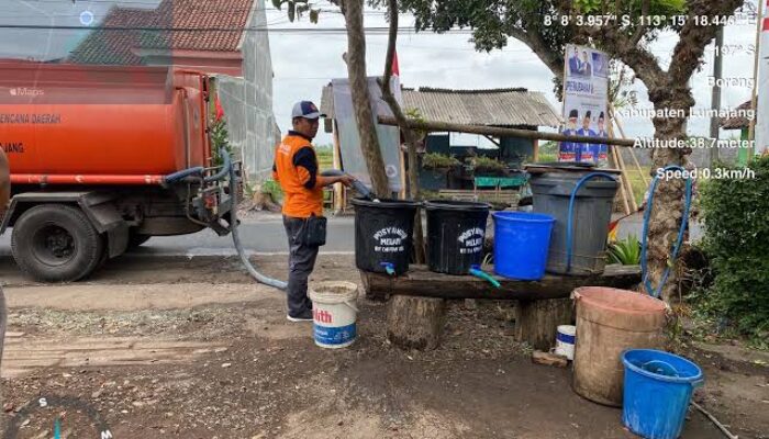 Lumajang Dilanda Kekeringan, BPBD Distribusi Air Bersih ke 7 Titik