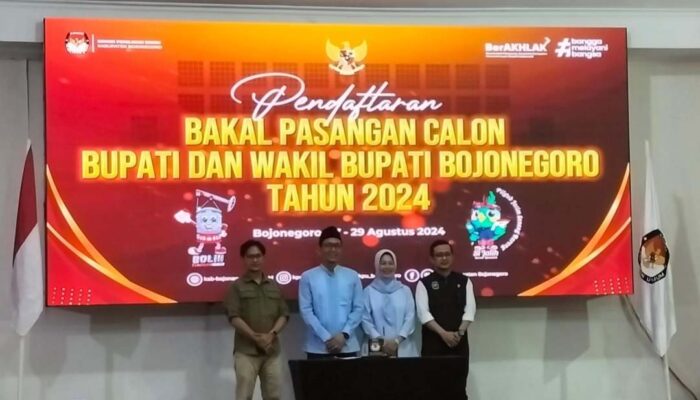 Pasangan WaNur Datangi KPU Lagi Lengkapi Dokumen