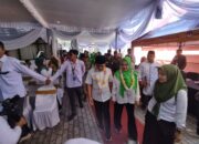 Sebelum Daftar, Cak Toriq-Ning Fika Deklarasi di Stadion