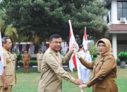 Pj Bupati Bagikan Bendera Merah Putih DPRD Lumajang Beri Apresiasi