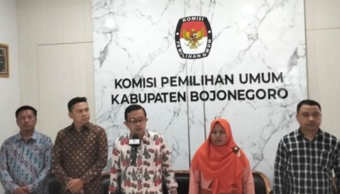 Hari Pertama Belum Ada Calon Bupati Yang Daftar ke KPU