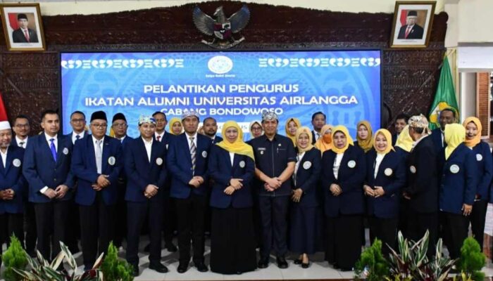 Ini Pesan Khofifah Saat Lantik IKA Unair Bondowoso