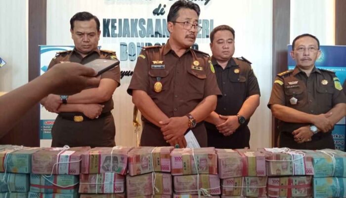 Kejari Bondowoso Sita Uang Rp2,2 Miliar Hasil Korupsi Proyek Jalan