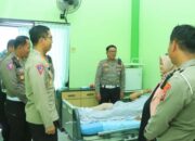 Kapolres Ngawi Jenguk Anggota Korban Laka