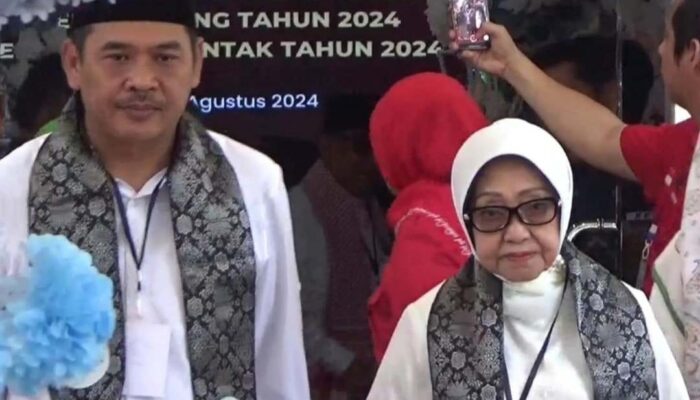 Mundjidah-Sumrambah, Pasangan Petahana yang Pertama Daftar ke KPU Jombang