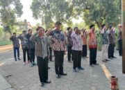 Pecah Telur, Pemuda Dusun Jati Duwur Gelar Upacara HUT RI ke-79 Kenakan Baju Jawa