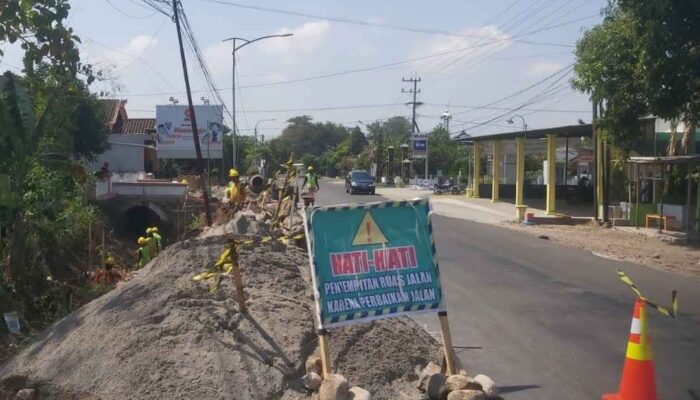 Dinas PUPR Magetan Realisasikan Pemeliharaan Berkala Jalan Mojopurno – Genengan