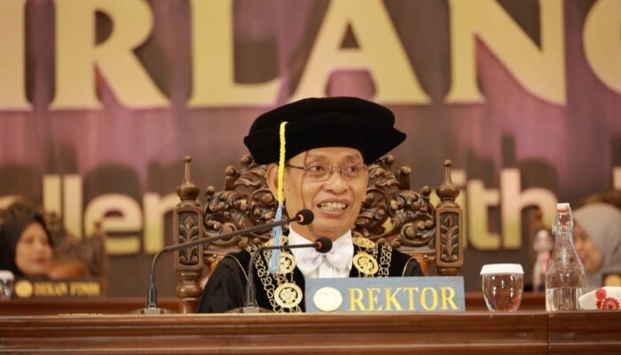 Lepas 788 Wisudawan, Rektor: Ilmu Pengetahuan Kunci Kesejahteraan Masa Depan