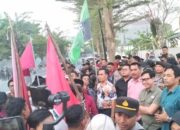 Demo Mahasiswa Dukung Putusan MK di DPRD Bojonegoro Nyaris Bentrok