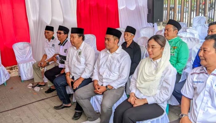 Duet Syauqul Muhibbin – Elim Tyu Samba Daftar Pilwali ke KPU Kota Blitar