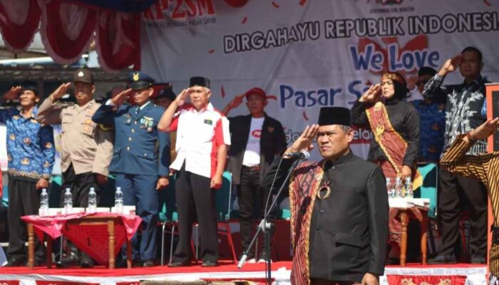 Ketua DPRD Magetan Sujatno Pimpin Upacara HUT ke- 79 RI Bersama Pedagang Sayur