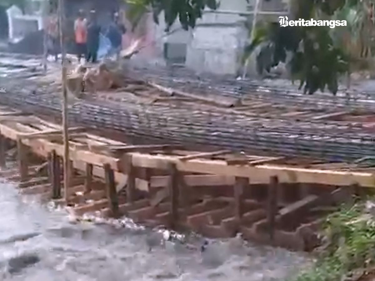 Jembatan Desa Sutojayan