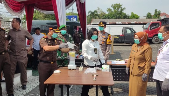 Kajari Lumajang Blender Sabu, Ganja dan Ribuan Pil Koplo