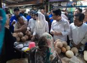 Emil Dardak Sapa Pedagang  Pasar Larangan Sidoarjo