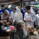 Emil Kunjungi Pasar Larangan