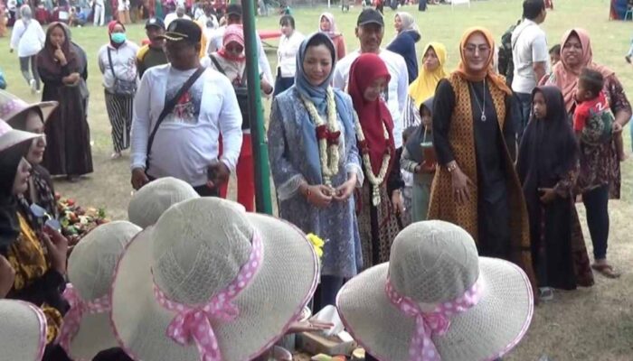 Di Jombang, Trisya Moeldoko Launching Batik dan Hadiri Festival Jambu Gondangmanis