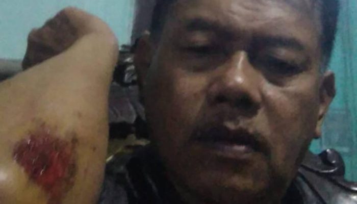 Ngaku Disuruh Kades, Perusak Banner Ini Lukai Warga Bondowoso