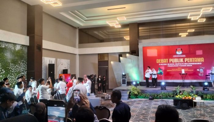 Debat Perdana Cawabup Bojonegoro Dihentikan, Ini Pemicunya