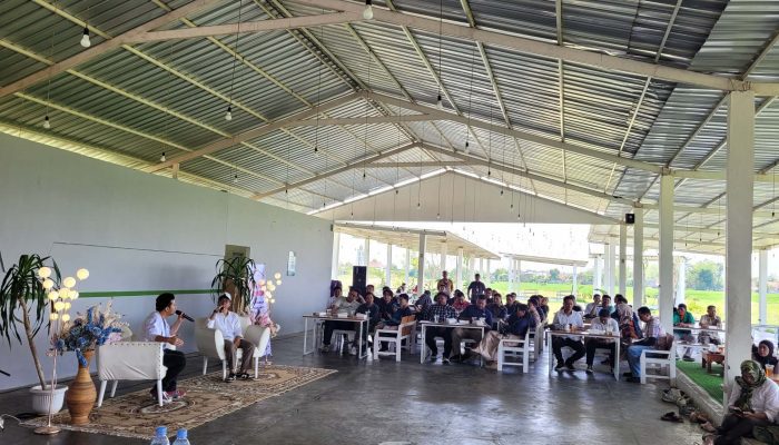 Bertajuk Jagongan Kompak, Emil Dardak Kunjungi Kota Madiun