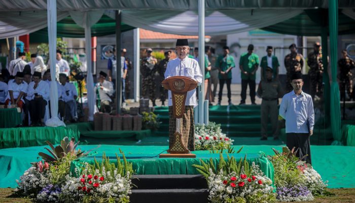 Upacara HSN 2024, Kepala Kemenag Jember: Santri Terus Kembangkan Diri